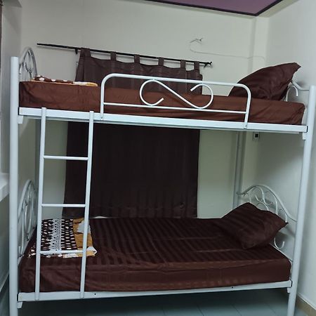 צ'יאנג מאי Hug Glur House Tour And Hostel (Adults Only) מראה חיצוני תמונה