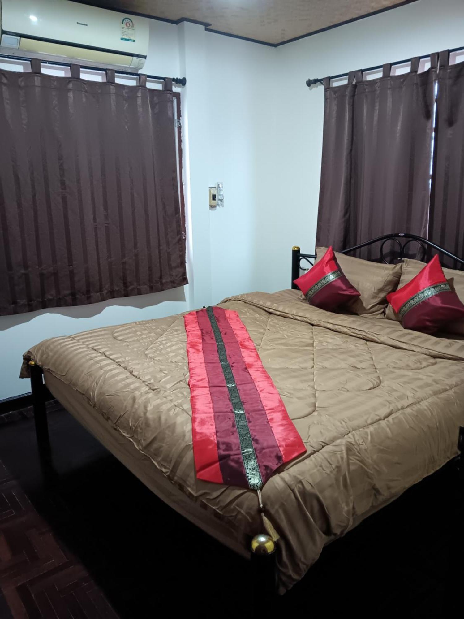 צ'יאנג מאי Hug Glur House Tour And Hostel (Adults Only) מראה חיצוני תמונה