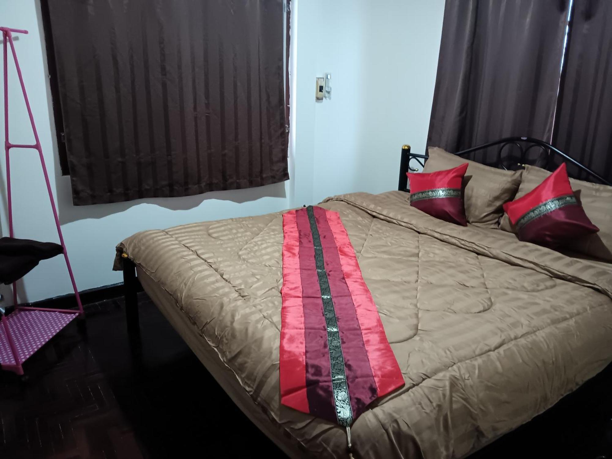 צ'יאנג מאי Hug Glur House Tour And Hostel (Adults Only) מראה חיצוני תמונה
