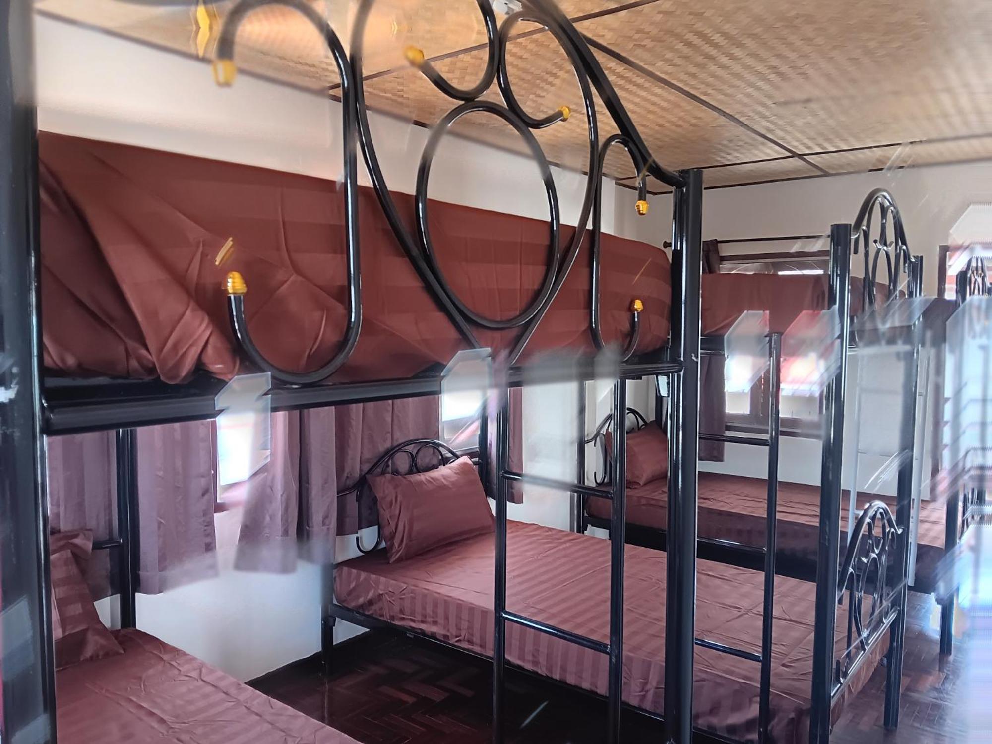 צ'יאנג מאי Hug Glur House Tour And Hostel (Adults Only) מראה חיצוני תמונה